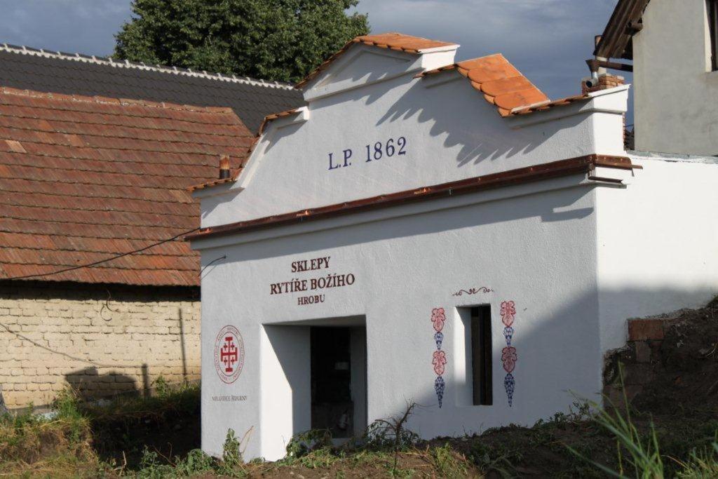 Hotel Vinohrad Milotice Buitenkant foto
