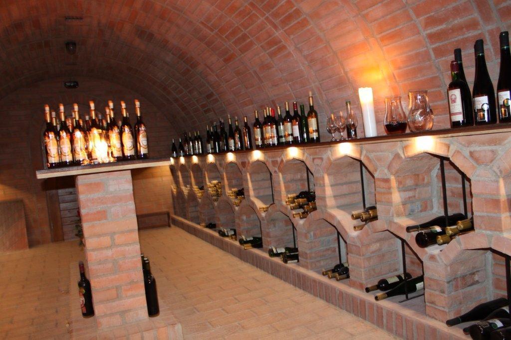 Hotel Vinohrad Milotice Buitenkant foto