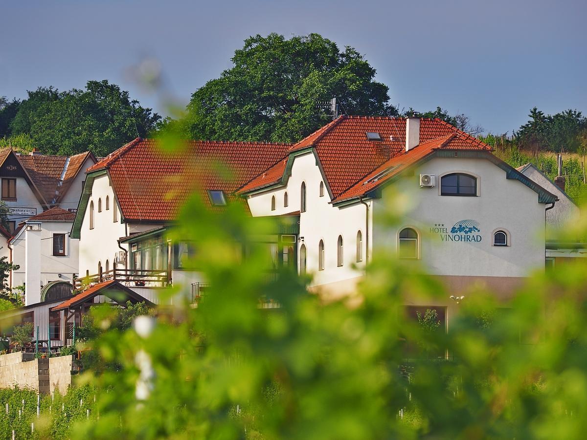 Hotel Vinohrad Milotice Buitenkant foto
